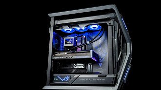 Computador com placa-mãe e placa de vídeo Asus compatíveis com a tecnologia Advanced BTF. Fonte: Asus